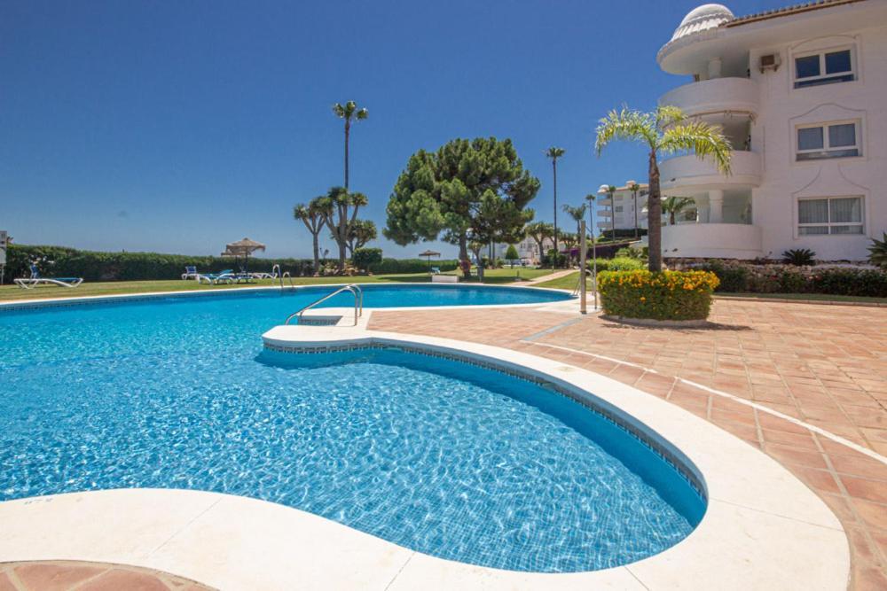 Wonderful 2 Bed Apartment With Stunning Sea Views Sitio de Calahonda Exteriör bild