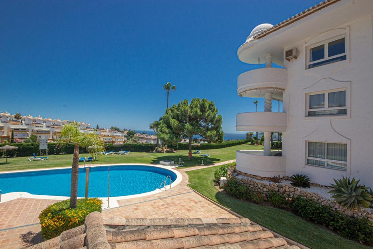 Wonderful 2 Bed Apartment With Stunning Sea Views Sitio de Calahonda Exteriör bild