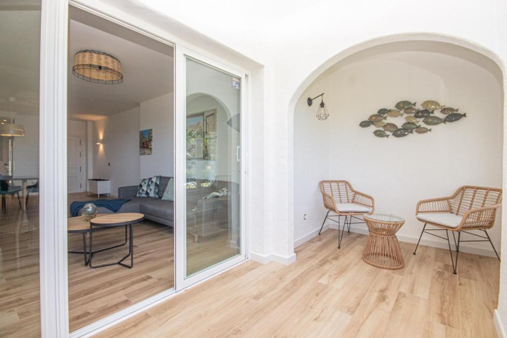 Wonderful 2 Bed Apartment With Stunning Sea Views Sitio de Calahonda Exteriör bild