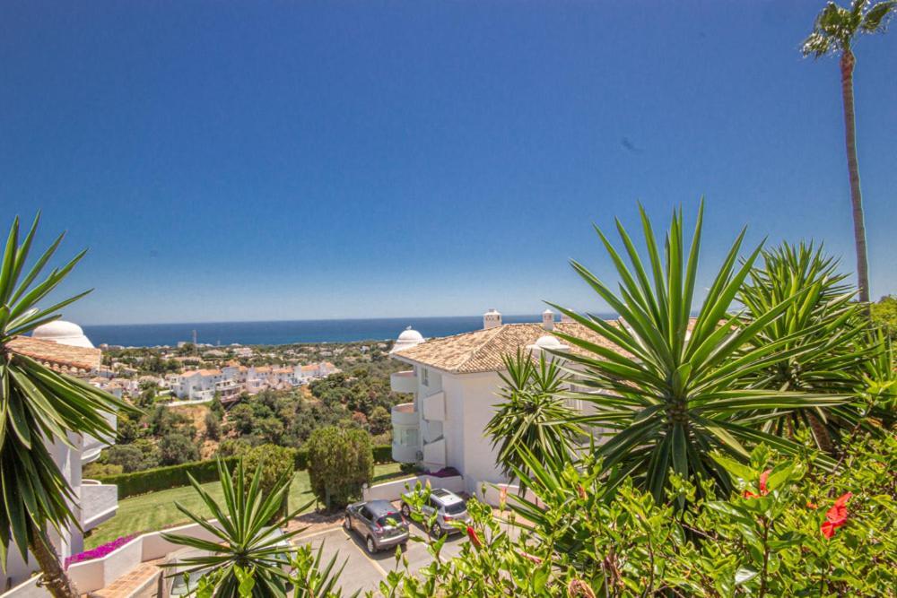 Wonderful 2 Bed Apartment With Stunning Sea Views Sitio de Calahonda Exteriör bild