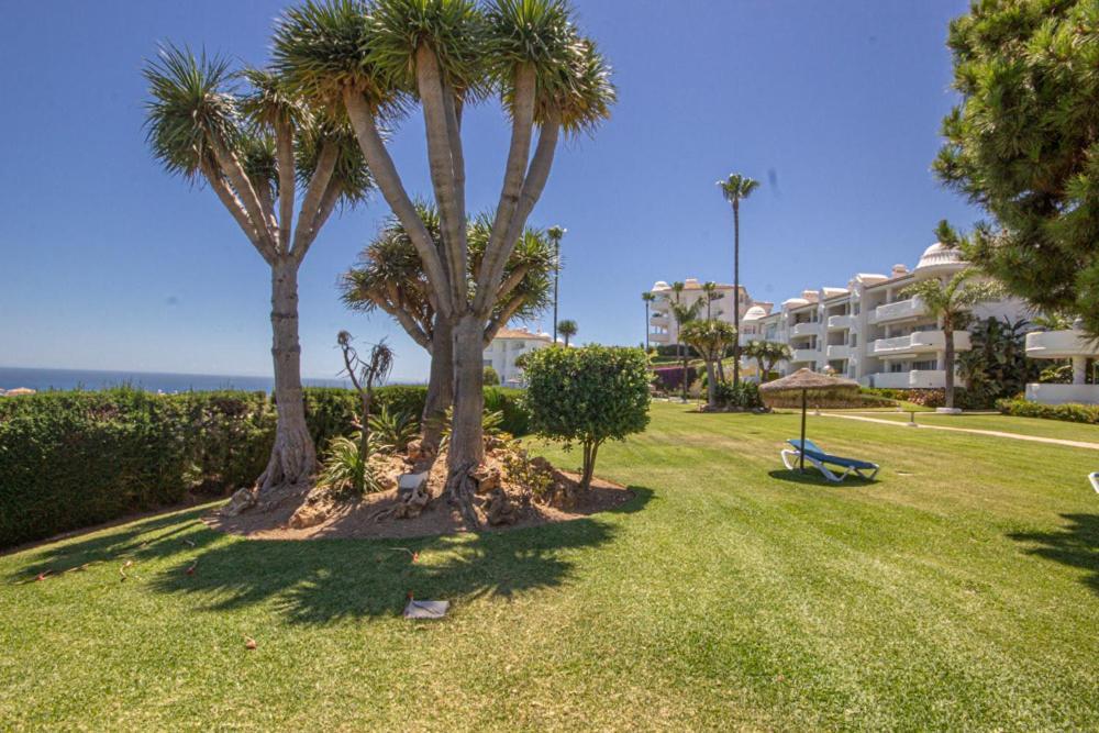 Wonderful 2 Bed Apartment With Stunning Sea Views Sitio de Calahonda Exteriör bild